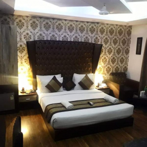 Отель Hotel Waterfall  Нью-Дели